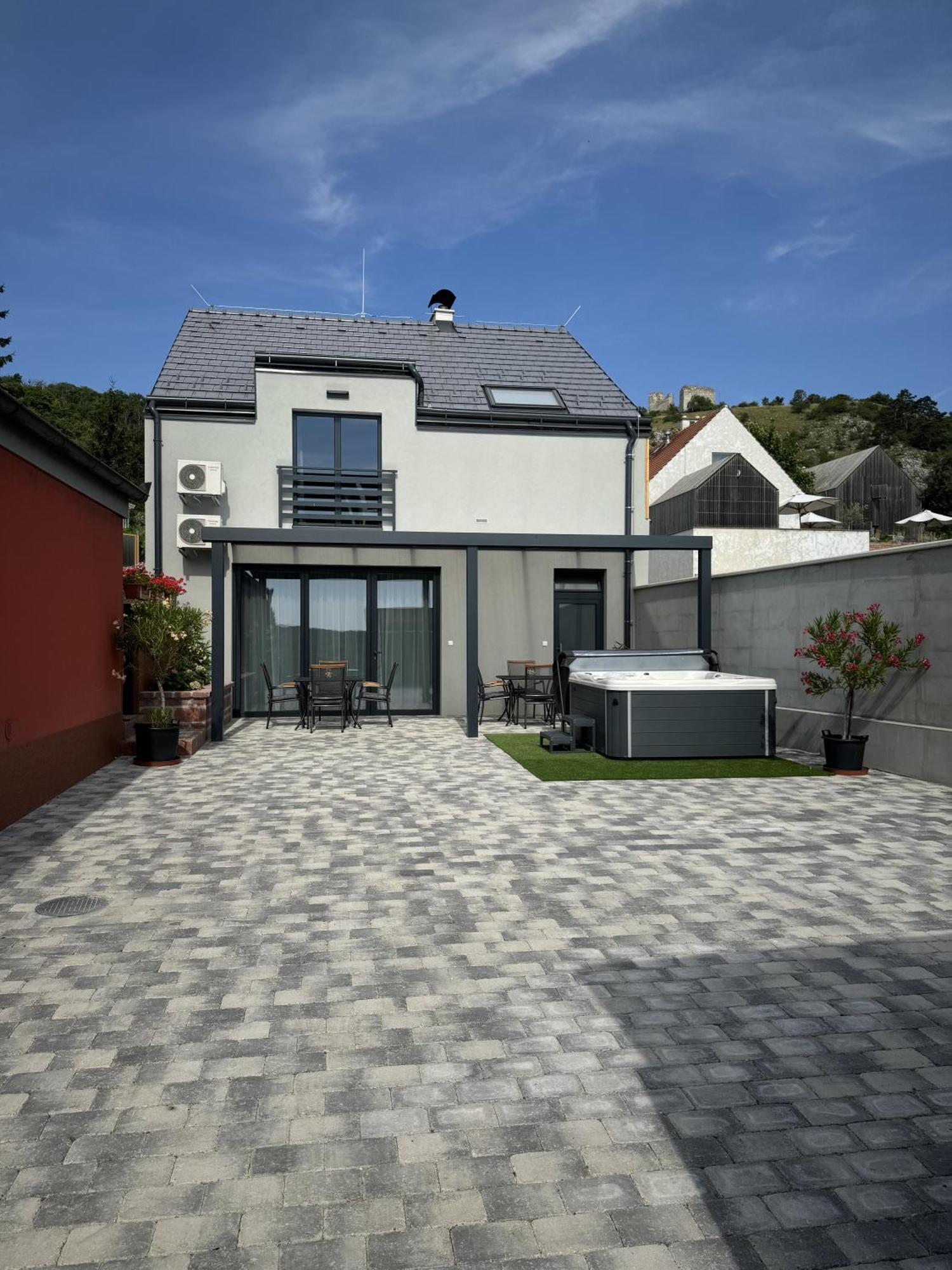 Blahovi Apartment *